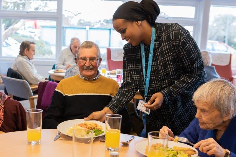 The Benefits of Hiring a Chef Through an Agency